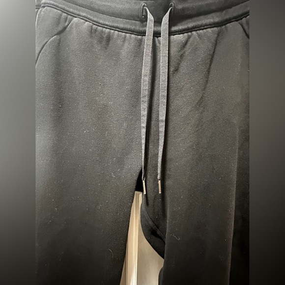 Lululemon Scuba Relaxed High-Rise Jogger-Black - Picture 3 of 14